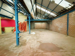 Industrieel gebouw te koop in Antwerpen