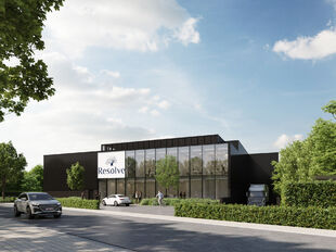 In de industriezone 'De Vloeiende' te Kapellen wordt een nieuw bedrijfsgebouw opgetrokken. Het betreft een gebouw van 1 791 m², bestaande uit 1 275 m² opslagruimte en 516 m² kantoorruimte/showroommogelijkheden, dit op een perceel van ca. 4900 m². Het 