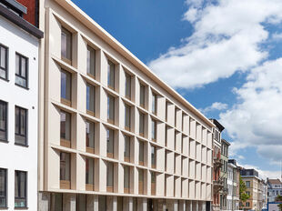 Binnen het recent opgeleverde Maritiem House aan de Olijftakstraat 7 komt op de derde verdieping een kantoorruimte van 727 m&sup2; beschikbaar. Dit moderne en energiezuinige gebouw, in samenwerking met Clockwise Business Center, biedt een inspirerende werkomg