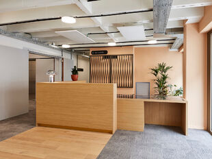 Binnen het recent opgeleverde Maritiem House aan de Olijftakstraat 7 komt op de derde verdieping een kantoorruimte van 727 m&sup2; beschikbaar. Dit moderne en energiezuinige gebouw, in samenwerking met Clockwise Business Center, biedt een inspirerende werkomg