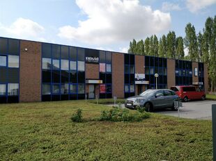 Het betreft de verhuur van verschillende KMO-units met kantoren, gelegen in bedrijvenpark Kontich I & II. Het bedrijvenpark is uitstekend gelegen langs de Prins Boudewijnlaan, in de onmiddellijke nabijheid van de op- en afrit Kontich van de E19 (Antwerpen