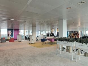 Kantoorgebouw te huur in Antwerpen Berchem