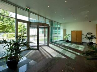 Kantoorgebouw te huur in Antwerpen Berchem