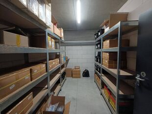 Kantoorgebouw te koop in Aartselaar