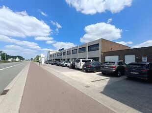 Kantoorgebouw te koop in Aartselaar