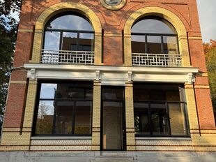 Kantoorgebouw te koop in Brasschaat