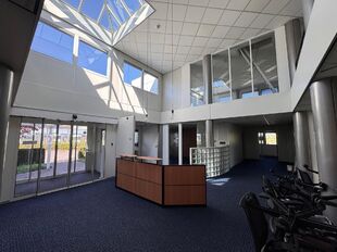 Kantoorgebouw te koop in Hoogstraten