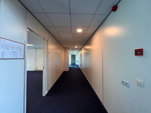 Kantoorgebouw te koop in Hoogstraten