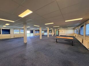 Kantoorgebouw te koop in Hoogstraten