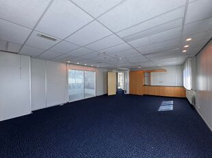 Kantoorgebouw te koop in Hoogstraten