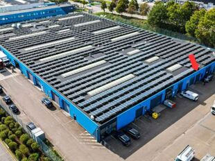 Gelegen op een strategische locatie in Bedrijvenpark Moerbroek, vlak naast de op- en afrit Herentals Industrie van de E313. Deze ligging zorgt voor een uitstekende en directe verbinding met het omliggende wegennet.

Unit 6A omvat ca. 185 m&sup2; opslag-/werkr