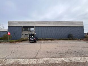 Het betreft de verhuur van verschillende KMO-units met kantoren, gelegen in bedrijvenpark Kontich I & II. Het bedrijvenpark is uitstekend gelegen langs de Prins Boudewijnlaan, in de onmiddellijke nabijheid van de op- en afrit Kontich van de E19 (Antwerpen