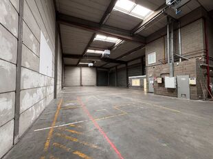 Het betreft de verhuur van verschillende KMO-units met kantoren, gelegen in bedrijvenpark Kontich I & II. Het bedrijvenpark is uitstekend gelegen langs de Prins Boudewijnlaan, in de onmiddellijke nabijheid van de op- en afrit Kontich van de E19 (Antwerpen