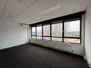 Het betreft de verhuur van verschillende KMO-units met kantoren, gelegen in bedrijvenpark Kontich I & II. Het bedrijvenpark is uitstekend gelegen langs de Prins Boudewijnlaan, in de onmiddellijke nabijheid van de op- en afrit Kontich van de E19 (Antwerpen