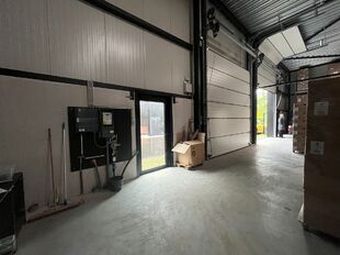 Recente nieuwbouwunit met een oppervlakte van ca. 181 m&sup2;, gelegen binnen het Duffel Business Park langs de Notmeir te Duffel. De site geniet van een vlotte bereikbaarheid via de N1 (Antwerpen &ndash; Mechelen) en bevindt zich op korte afstand van de op- en a