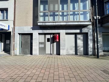 Commercieel gelijkvloers te huur in Malle