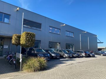 Gebouw voor gemengd gebruik te huur in Wijnegem