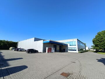 Gebouw voor gemengd gebruik te huur in Wommelgem