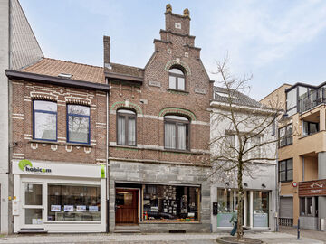 Gebouw voor gemengd gebruik te koop in Edegem
