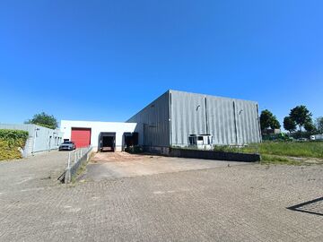 Industrieel gebouw te huur in Malle
