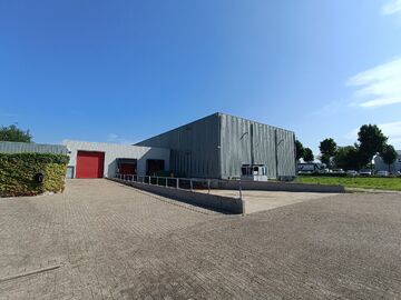Industrieel gebouw te huur in Malle