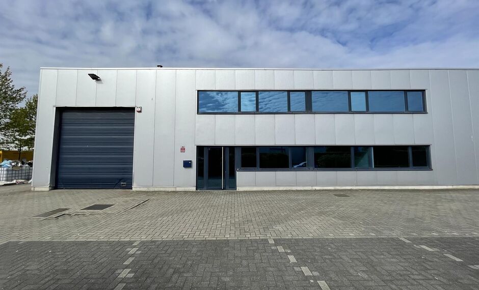 Industrieel gebouw te huur in Wommelgem
