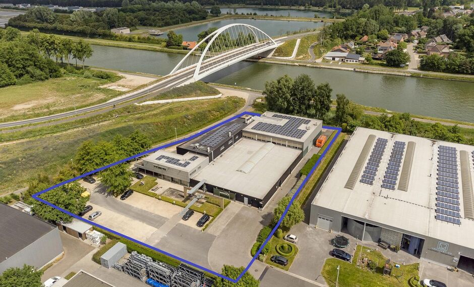 Industrieel gebouw te koop in Ranst