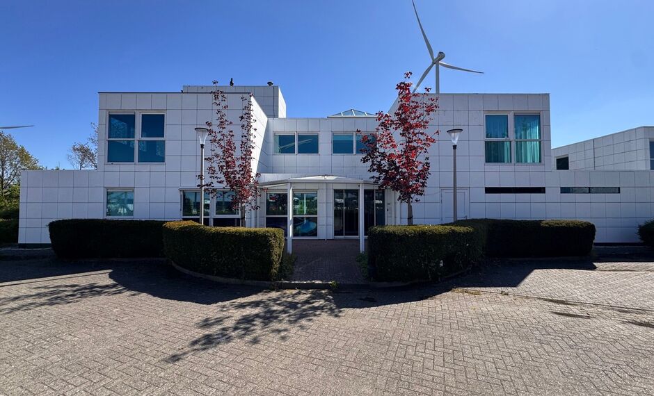 Kantoorgebouw te koop in Hoogstraten
