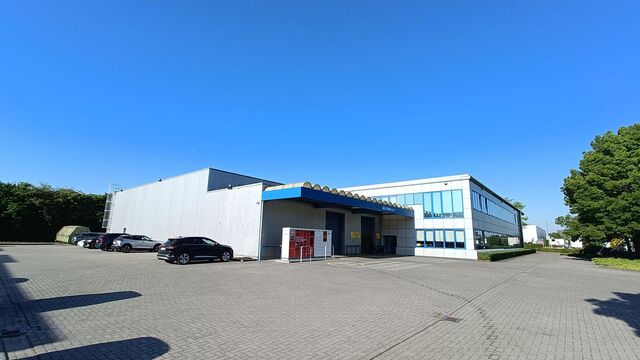 Gebouw voor gemengd gebruik te huur in Wommelgem