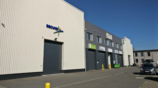 Industrieel gebouw te huur in Schoten