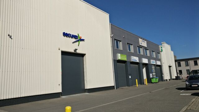 Industrieel gebouw te huur in Schoten