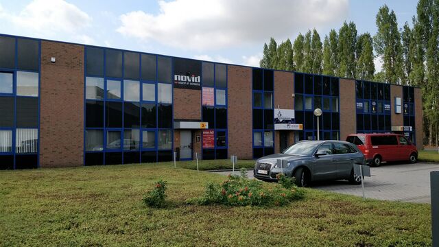 Het betreft de verhuur van verschillende KMO-units met kantoren, gelegen in bedrijvenpark Kontich I & II. Het bedrijvenpark is uitstekend gelegen langs de Prins Boudewijnlaan, in de onmiddellijke nabijheid van de op- en afrit Kontich van de E19 (Antwerpen