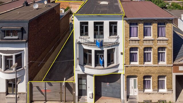 Kantoorgebouw te koop in Antwerpen Merksem