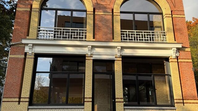 Kantoorgebouw te koop in Brasschaat