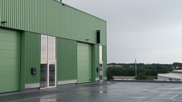 Het betreft de verkoop van de laatste KMO-unit in het gegeerde nieuwbouwproject Westgate te Groot-Bijgaarden. Het project geniet een uitstekende bereikbaarheid dankzij haar onmiddellijke ligging aan de Brusselse Ring (R0), met directe verbindingen naar de