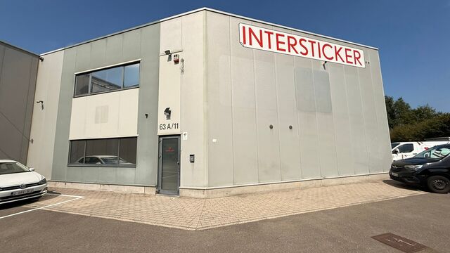 Op een strategische locatie in de KMO-zone Laerevelden te Rumst, aan de Steenweg op Waarloos 63, bieden wij een representatief en modern bedrijfsgebouw te huur aan. Dit pand is vlot bereikbaar via afrit 8 (Rumst) van de E19, ideaal gelegen tussen Antwerpe