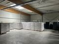 Strategisch gelegen bedrijfsgebouw in de industriezone “Terbekehof” te Wilrijk, aan de Fotografielaan en op slechts 400 meter van de op- en afritten van de A12 (Antwerpen – Brussel). Dankzij deze ligging geniet het pand van een vlotte bereikbaarheid