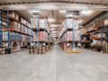 Het betreft de verhuur van een logistiek magazijn gelegen langs de Leuvensesteenweg in Boortmeerbeek. Dit gebouw geniet een uitstekende en strategische ligging en is perfect gelegen langs de N26, tussen Brussel en Leuven, en biedt directe verbindingen na