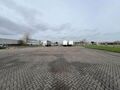 Op een centrale locatie te Dendermonde, gelegen in de industriezone 'Hoogveld', bieden wij deze logistieke ruimte te huur aan op een terrein van ca 25 323 m². Deze logistieke ruimte ligt op 1 minuut rijden van de N41 (Rijksweg) en is tevens gelegen nabij