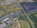 Het betreft de verhuur van een logistieke nieuwbouw-hub op een strategische locatie in de Haven van Gent. Gezien de ligging vlakbij de GCT-terminal van de Haven van Gent, krijgt u vlot toegang tot de binnenvaart en tot transport via de Noordzee. Daarnaast