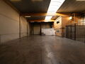 Het betreft de verhuur van een KMO-unit gelegen in industriezone De Zaat in Temse. Deze gunstige ligging nabij zowel op- en afrittencomplex Temse van de E17, als de N16 en de A12, zorgen voor een vlotte ontsluiting naar Antwerpen en Brussel.
De unit he