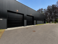 Recente nieuwbouwunit met een oppervlakte van ca. 181 m², gelegen binnen het Duffel Business Park langs de Notmeir te Duffel. De site geniet van een vlotte bereikbaarheid via de N1 (Antwerpen – Mechelen) en bevindt zich op korte afstand van de op- en a